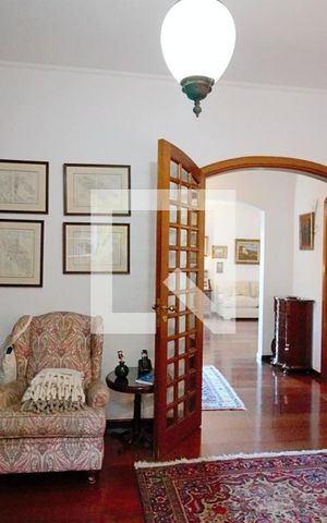 Casa à venda com 440m², 4 quartos e 3 vagas Casa à venda com 440m², 4 quartos e 3 vagasSala 1