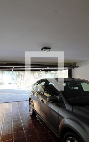 Casa à venda com 440m², 4 quartos e 3 vagas Casa à venda com 440m², 4 quartos e 3 vagasGaragem