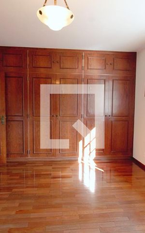 Casa à venda com 440m², 4 quartos e 3 vagas Casa à venda com 440m², 4 quartos e 3 vagasSuíte 1