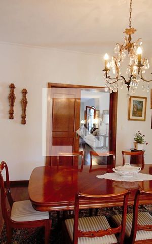 Casa à venda com 440m², 4 quartos e 3 vagas Casa à venda com 440m², 4 quartos e 3 vagasSala de Jantar