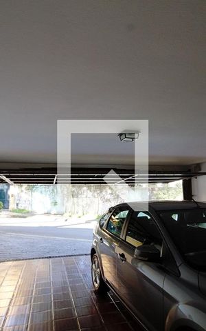Casa à venda com 440m², 4 quartos e 3 vagas Casa à venda com 440m², 4 quartos e 3 vagasGaragem