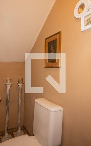 Casa à venda com 234m², 5 quartos e 1 vaga Casa à venda com 234m², 5 quartos e 1 vagaLavabo