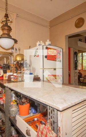 Casa à venda com 234m², 5 quartos e 1 vaga Casa à venda com 234m², 5 quartos e 1 vagaCozinha