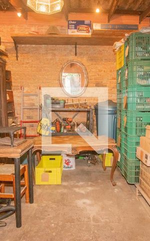 Casa à venda com 234m², 5 quartos e 1 vaga Casa à venda com 234m², 5 quartos e 1 vagaDepósito