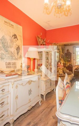 Casa à venda com 234m², 5 quartos e 1 vaga Casa à venda com 234m², 5 quartos e 1 vagaSala de Estar