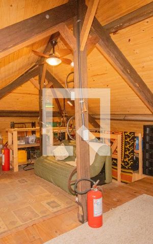 Casa à venda com 234m², 5 quartos e 1 vaga Casa à venda com 234m², 5 quartos e 1 vagaSótão