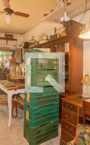 Casa à venda com 234m², 5 quartos e 1 vaga Casa à venda com 234m², 5 quartos e 1 vagaAtelier