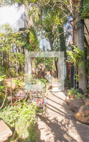 Casa à venda com 234m², 5 quartos e 1 vaga Casa à venda com 234m², 5 quartos e 1 vagaPátio