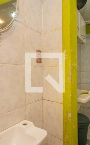 Casa à venda com 234m², 5 quartos e 1 vaga Casa à venda com 234m², 5 quartos e 1 vagaBanheiro Auxiliar