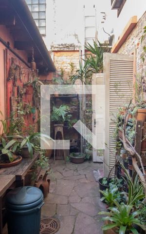 Casa à venda com 234m², 5 quartos e 1 vaga Casa à venda com 234m², 5 quartos e 1 vagaPátio