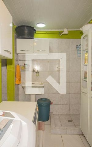 Casa à venda com 234m², 5 quartos e 1 vaga Casa à venda com 234m², 5 quartos e 1 vagaÁrea de Serviço