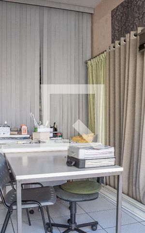 Casa à venda com 120m², 3 quartos e 2 vagas Casa à venda com 120m², 3 quartos e 2 vagasFundos