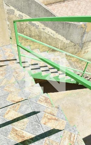 Casa para alugar com 108m², 2 quartos e 1 vagaEscada