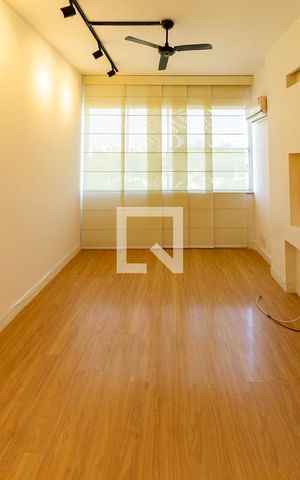Apartamento para alugar com 70m², 2 quartos e 1 vagaDetalhe da sala 