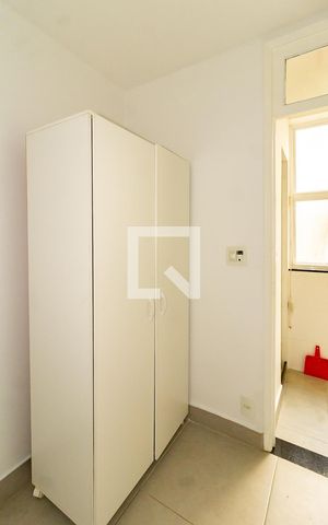 Apartamento para alugar com 70m², 2 quartos e 1 vagaDetalhe do quarto de serviço 