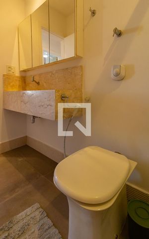 Apartamento para alugar com 70m², 2 quartos e 1 vagaDetalhe do banheiro social 