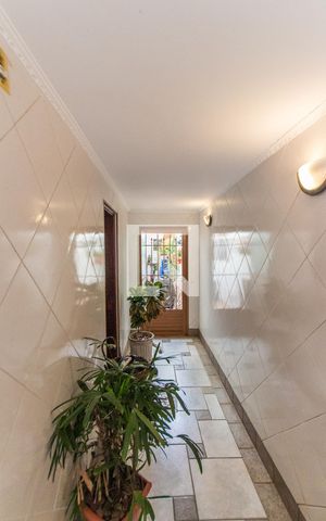 Casa à venda com 125m², 3 quartos e 2 vagas Casa à venda com 125m², 3 quartos e 2 vagasCorredor