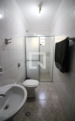 Casa à venda com 176m², 3 quartos e 2 vagasBanheiro social