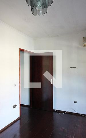 Casa à venda com 176m², 3 quartos e 2 vagasSuíte