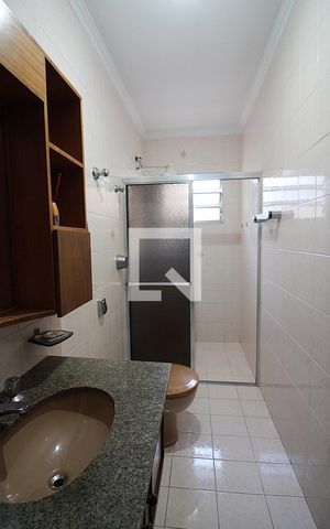 Casa à venda com 176m², 3 quartos e 2 vagasBanheiro social
