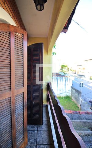 Casa à venda com 176m², 3 quartos e 2 vagasSuíte