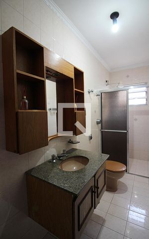 Casa à venda com 176m², 3 quartos e 2 vagasBanheiro social