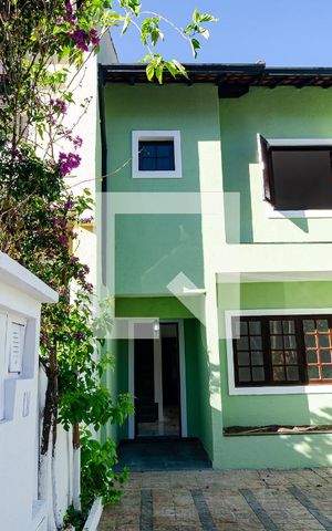 Casa de condomínio à venda com 188m², 3 quartos e 2 vagas Casa de condomínio à venda com 188m², 3 quartos e 2 vagasEntrada