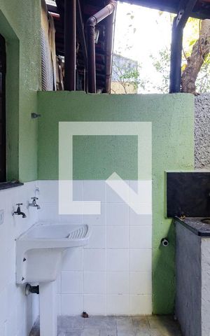 Casa de condomínio à venda com 188m², 3 quartos e 2 vagas Casa de condomínio à venda com 188m², 3 quartos e 2 vagasLavanderia
