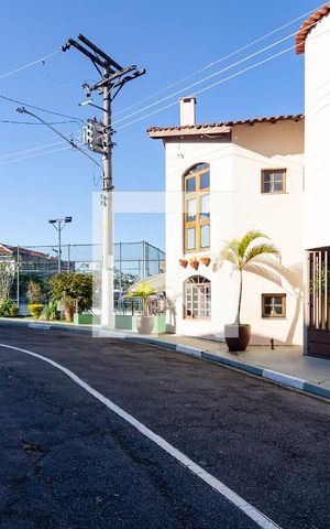 Casa de condomínio à venda com 188m², 3 quartos e 2 vagas Casa de condomínio à venda com 188m², 3 quartos e 2 vagasEntrada
