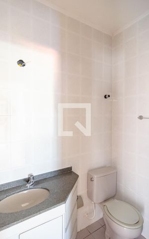 Casa de condomínio à venda com 188m², 3 quartos e 2 vagas Casa de condomínio à venda com 188m², 3 quartos e 2 vagasBanheiro Social
