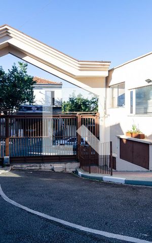 Casa de condomínio à venda com 188m², 3 quartos e 2 vagas Casa de condomínio à venda com 188m², 3 quartos e 2 vagasEntrada