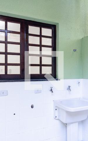 Casa de condomínio à venda com 188m², 3 quartos e 2 vagas Casa de condomínio à venda com 188m², 3 quartos e 2 vagasLavanderia