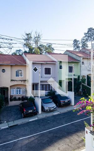 Casa de condomínio à venda com 188m², 3 quartos e 2 vagas Casa de condomínio à venda com 188m², 3 quartos e 2 vagasVista da Suíte