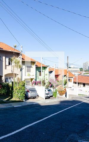 Casa de condomínio à venda com 188m², 3 quartos e 2 vagas Casa de condomínio à venda com 188m², 3 quartos e 2 vagasEntrada
