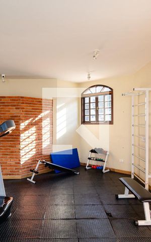 Casa de condomínio à venda com 188m², 3 quartos e 2 vagas Casa de condomínio à venda com 188m², 3 quartos e 2 vagasAcademia