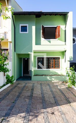 Casa de condomínio à venda com 188m², 3 quartos e 2 vagas Casa de condomínio à venda com 188m², 3 quartos e 2 vagasGaragem