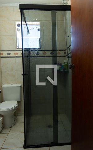 Casa à venda com 200m², 3 quartos e 3 vagasBanheiro