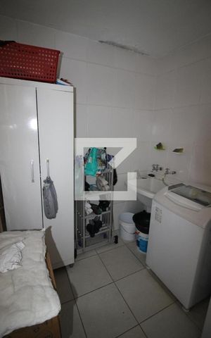 Casa à venda com 240m², 3 quartos e 3 vagasÁrea de Serviço