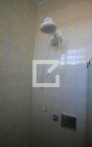 Casa à venda com 240m², 3 quartos e 3 vagasBanheiro da Suíte
