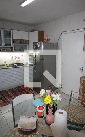 Casa à venda com 240m², 3 quartos e 3 vagasCozinha