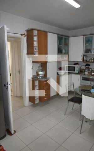 Casa à venda com 240m², 3 quartos e 3 vagasCozinha