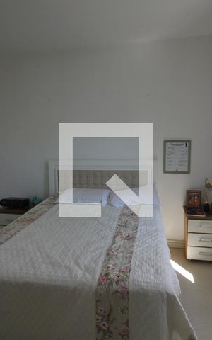 Casa à venda com 240m², 3 quartos e 3 vagasQuarto 3 - Suíte