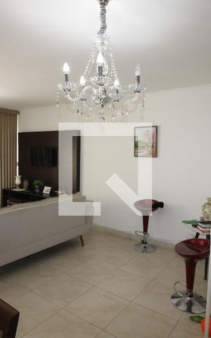 Casa à venda com 240m², 3 quartos e 3 vagasSala