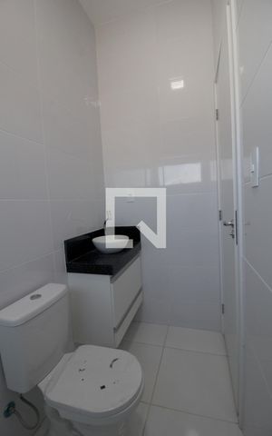 Casa de condomínio para alugar com 92m², 2 quartos e 2 vagasBanheiro da Suíte 1