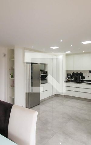 Casa à venda com 400m², 3 quartos e 5 vagas Casa à venda com 400m², 3 quartos e 5 vagasBanheiro