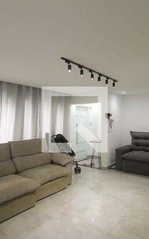 Casa à venda com 400m², 3 quartos e 5 vagas Casa à venda com 400m², 3 quartos e 5 vagasSala
