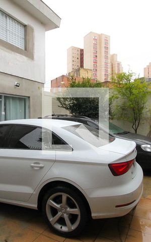 Casa à venda com 400m², 3 quartos e 5 vagas Casa à venda com 400m², 3 quartos e 5 vagasGaragem