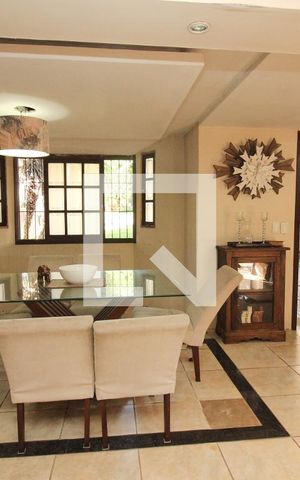 Casa à venda com 1300m², 4 quartos e 10 vagas Casa à venda com 1300m², 4 quartos e 10 vagasSala de Jantar