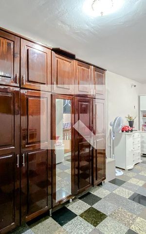 Casa à venda com 329m², 5 quartos e 2 vagasQuarto 3