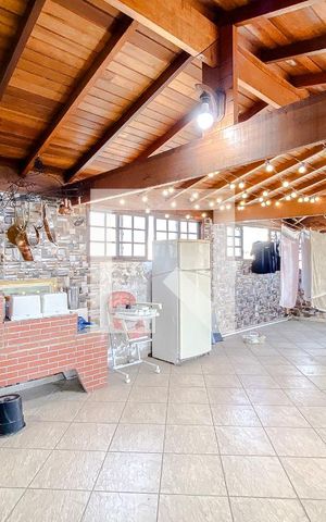 Casa à venda com 329m², 5 quartos e 2 vagasVaranda